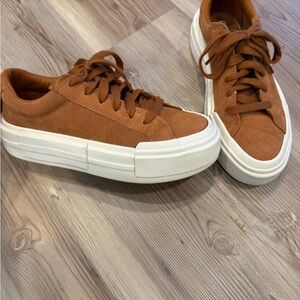 *ACCT CLOSING MAKE OFFER* EUC Converse Cruise Platform Sneakers-9W/7.5M